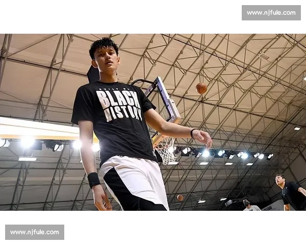 跨界风暴!模特转型篮球新星加盟上海大鲨鱼队 跨界风暴!模特转型篮球新星加盟上海大鲨鱼队